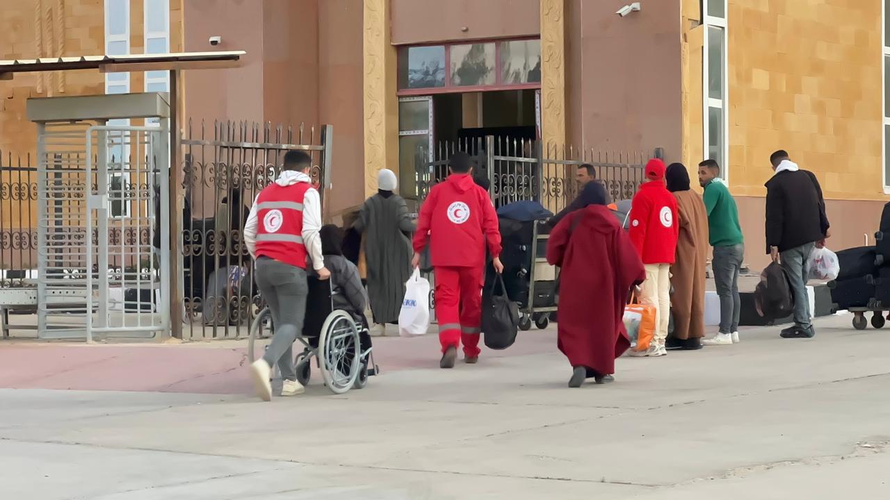 جانب من تواجد فرق الهلال الأحمر المصرى