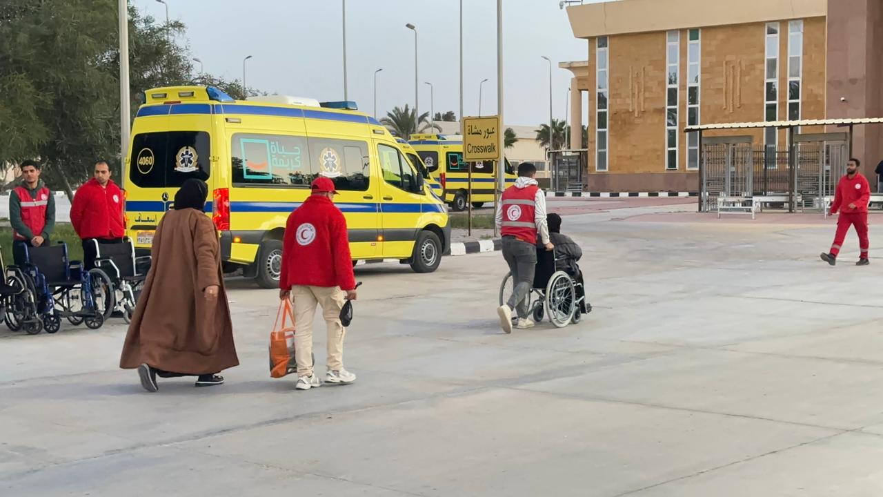 تواجد فرق الهلال الأحمر المصرى