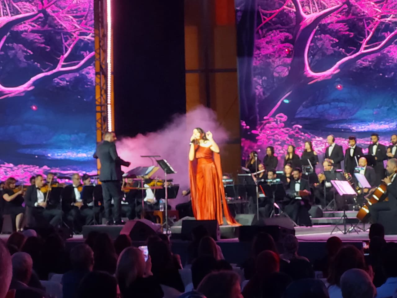 الفنانة كنزي