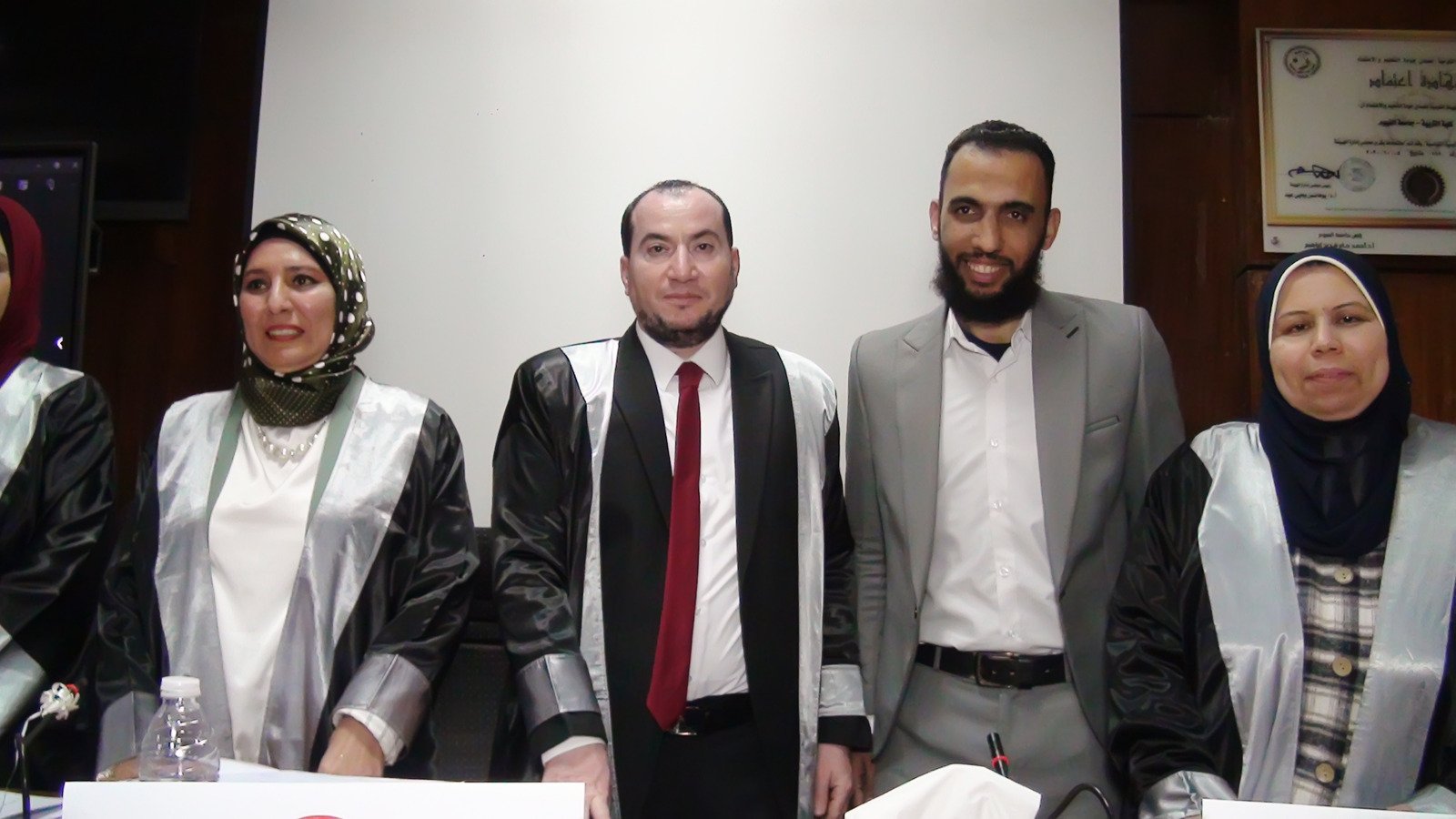 الباحث عمر عبدالكريم يحصل على الدكتوراه في دراسة حول تطوير العمل الإداري الباحث عمر عبدالكريم يحصل على الدكتوراه في دراسة حول تطوير العمل الإداري