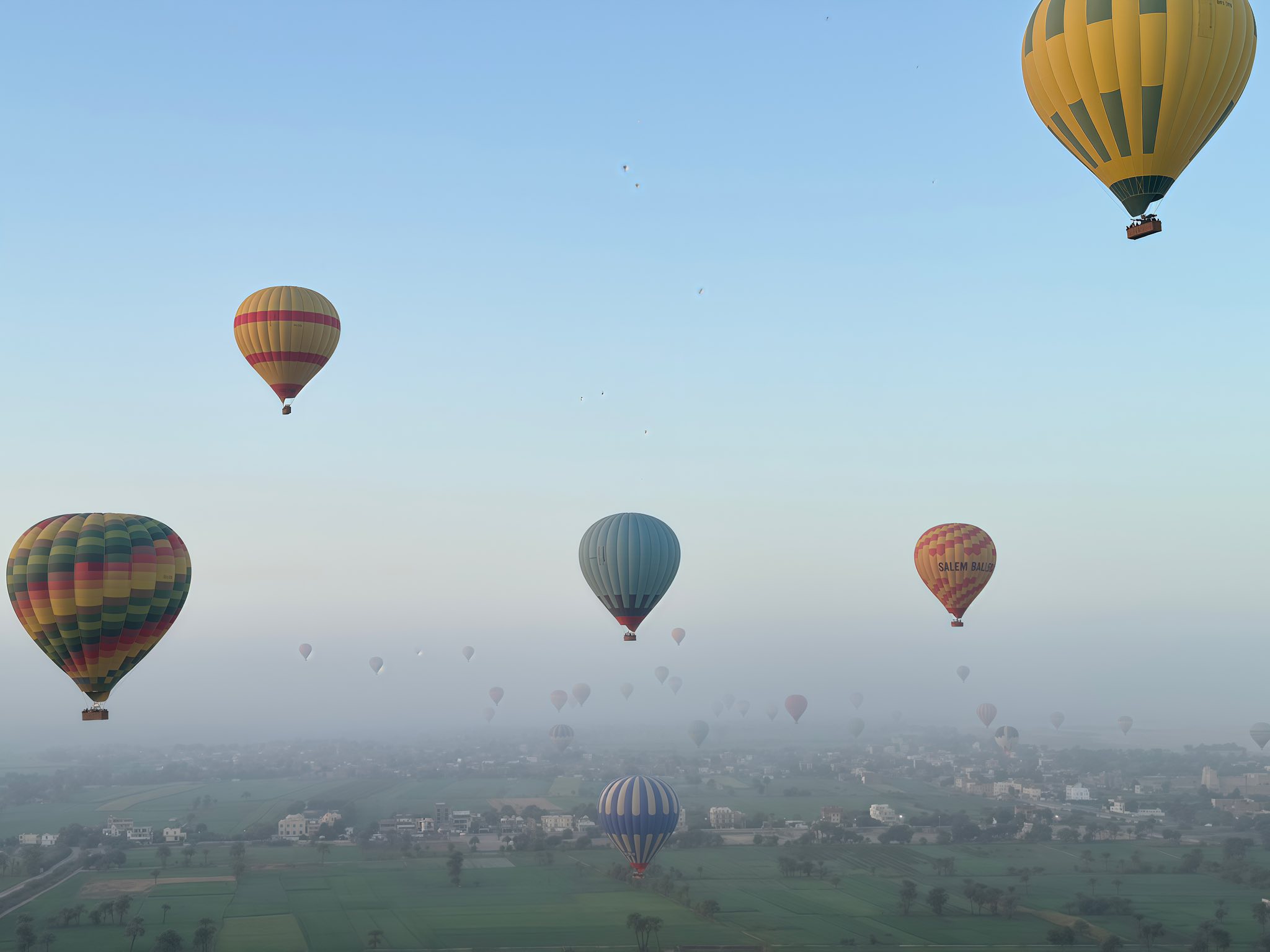 سحر تحليق رحلات البالون الطائر فى غرب الاقصر
