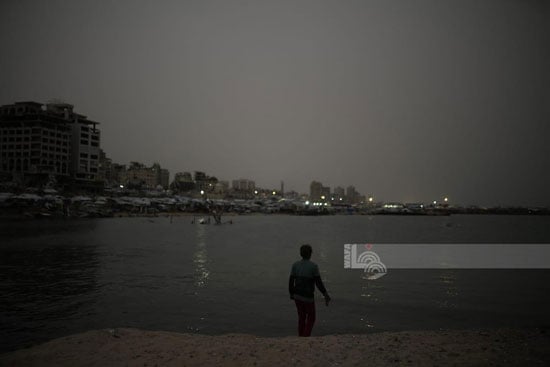 خيام على بحر غزة خيام على بحر غزة