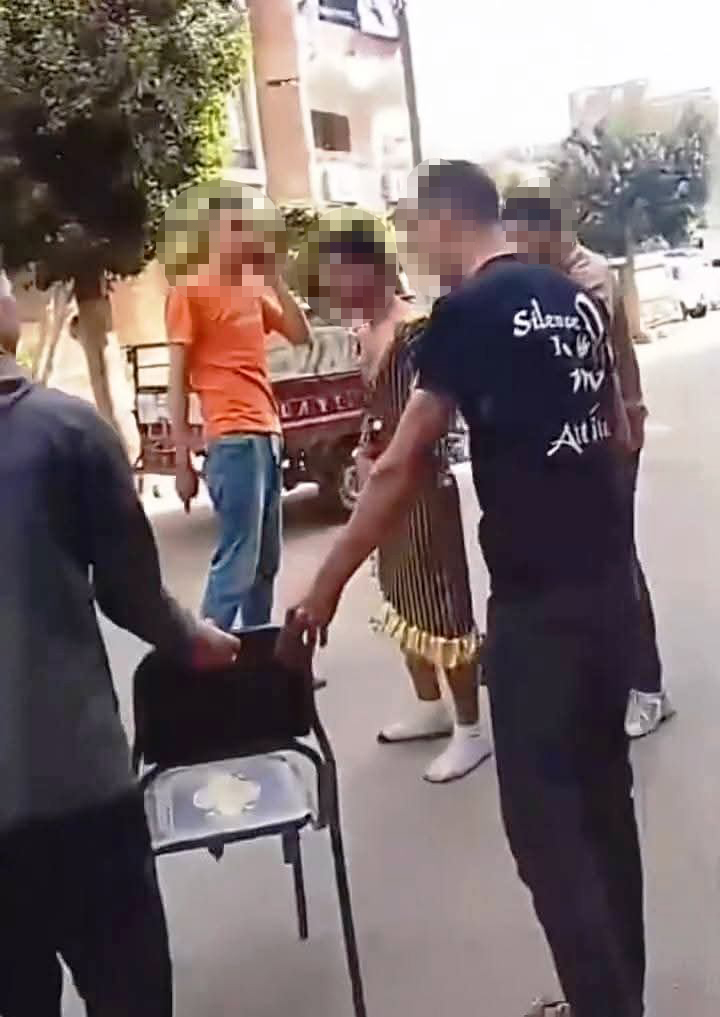 التعدى على الشاب بالشارع