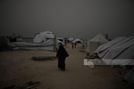 حياة صعبة داخل الخيام حياة صعبة داخل الخيام