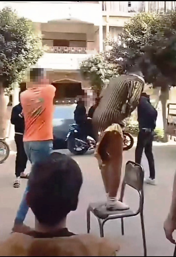 التعدى على الشاب بالضرب