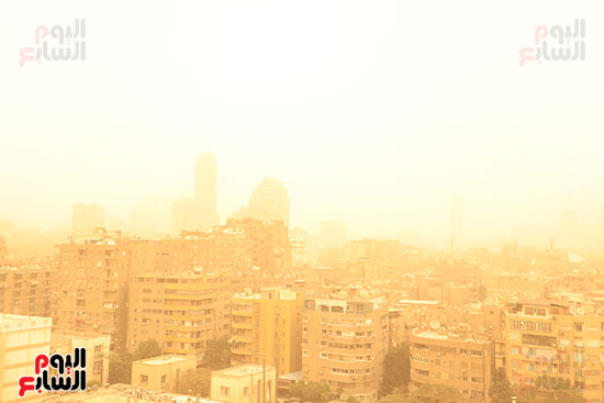 الأتربة تغطي سماء القاهرة الأتربة تغطي سماء القاهرة