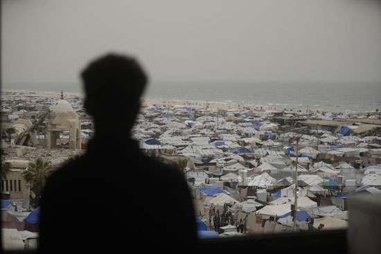 تكدس الخيام فى غزة تكدس الخيام فى غزة