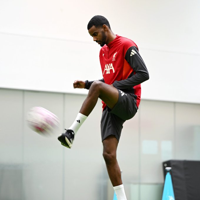 إسحاق يتلقى تدريبًا منفردًا (1)