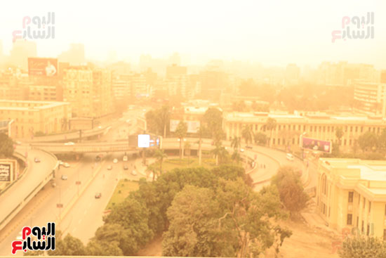عاصفة ترابية تضرب القاهرة عاصفة ترابية تضرب القاهرة