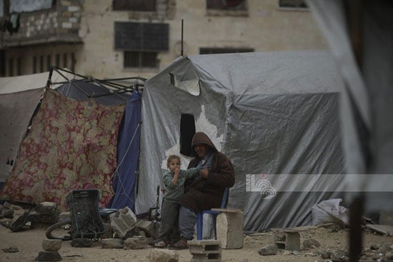 حياة النازحين داخل الخيام حياة النازحين داخل الخيام