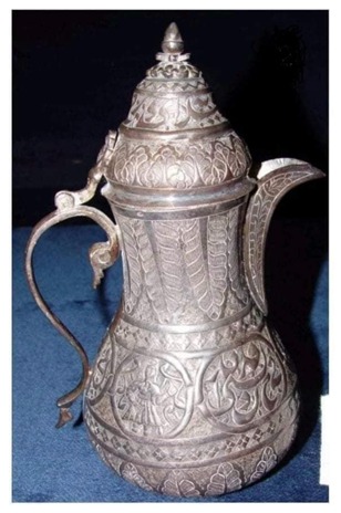 قطع من الآثار الإسلامية