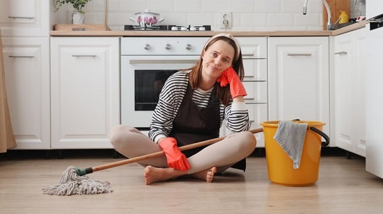 تنظيف المنزل