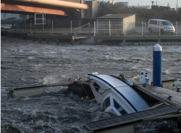 عاصفة فرنسا عاصفة فرنسا