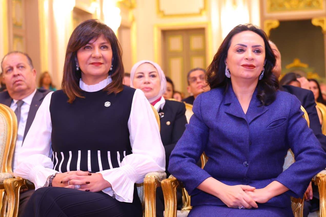 الدكتورة مايا مرسى و السفيرة نبيلة مكرم الدكتورة مايا مرسى و السفيرة نبيلة مكرم