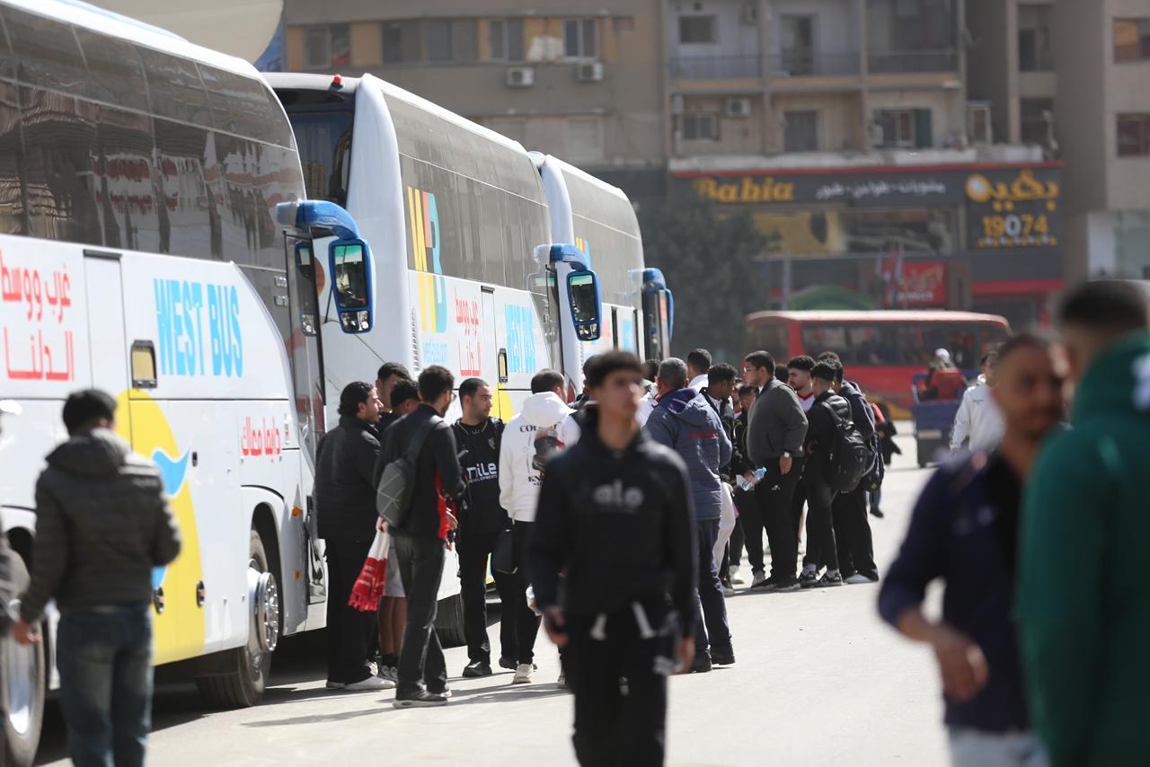 أتوبيسات عمومية قبل الذهاب إلى الإسماعيلية