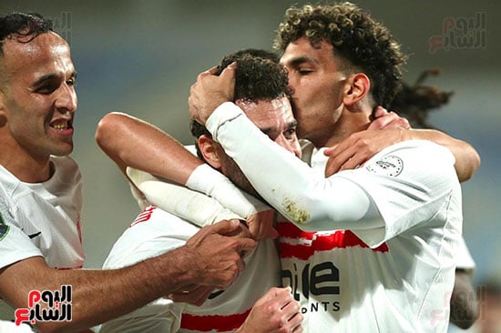 لاعبي الزمالك تحتفل بالهدف الثاني لاعبي الزمالك تحتفل بالهدف الثاني