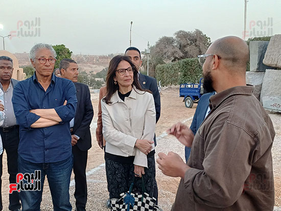 الوزيرة-مع-الفنانين الوزيرة-مع-الفنانين