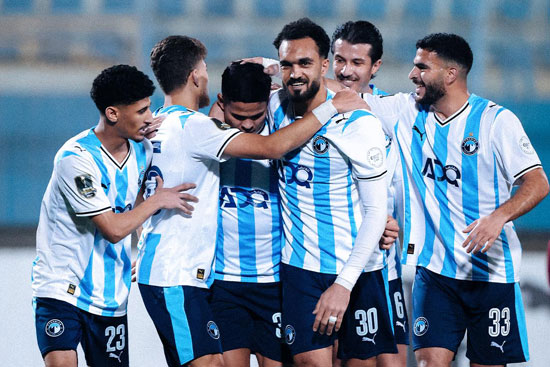 لاعبو بيراميدز يحتفلون لاعبو بيراميدز يحتفلون