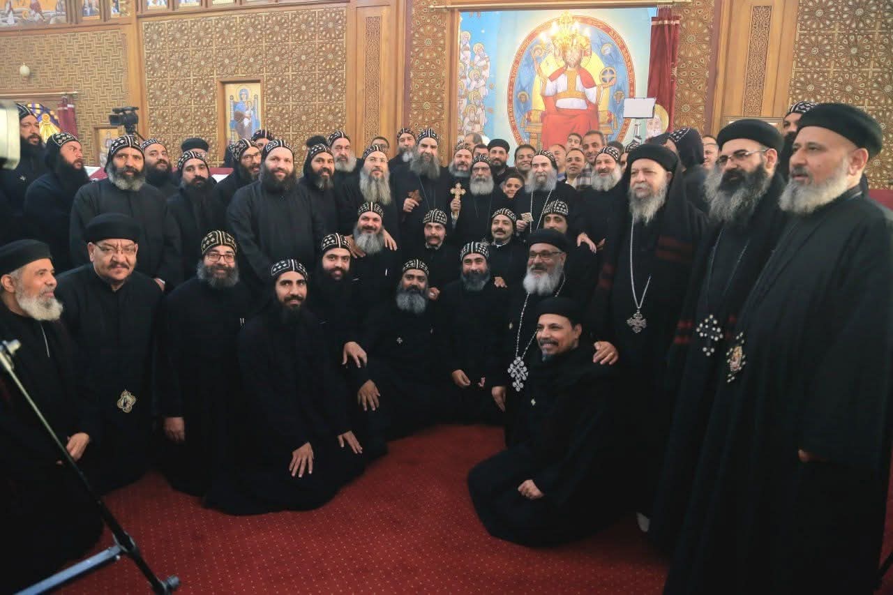 الكنيسة ترسم رهبان جدد بدير الأنبا شنودة بسوهاج