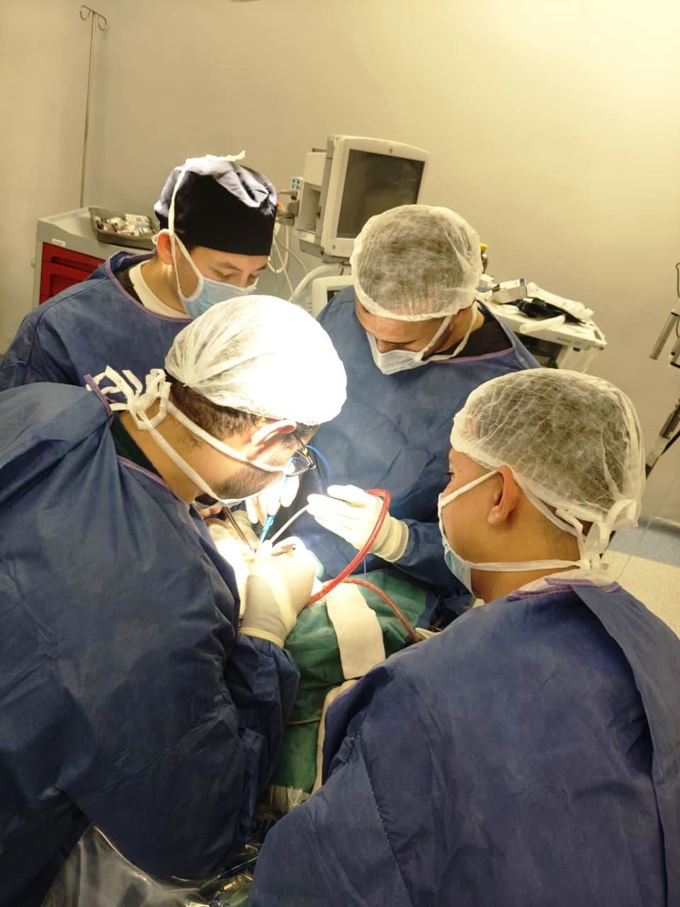 نجاح جراحة عاجلة لإنقاذ مصاب بآلة حادة نافذة بالمخ بمستشفى طوارئ قصر العينى (5)