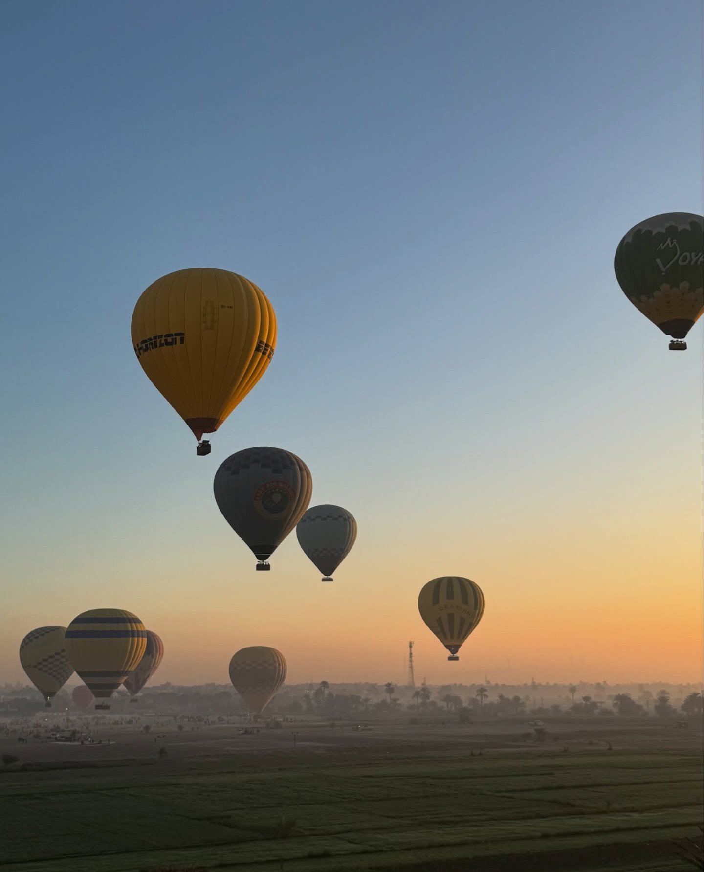 سحر رحلات البالون الطائر فى سماء الأقصر