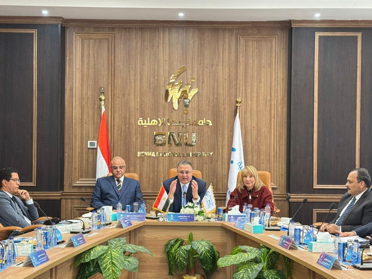 خلال الاجتماع