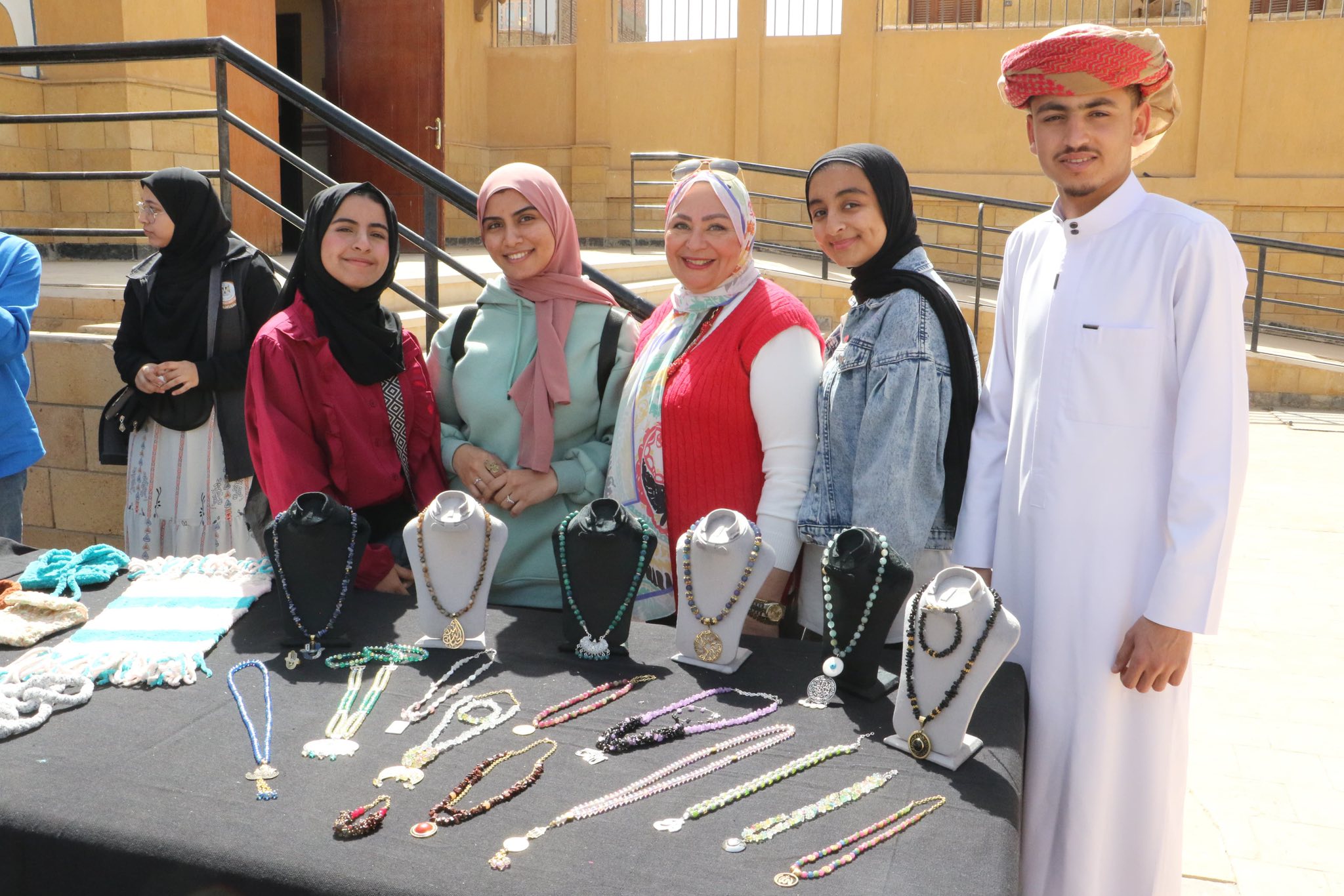 جانب من إبداعات شباب المحافظات الحدودية بفعاليات الملتقى