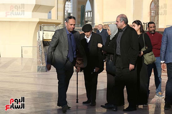 تشييع تملؤه مشاعر الحزن