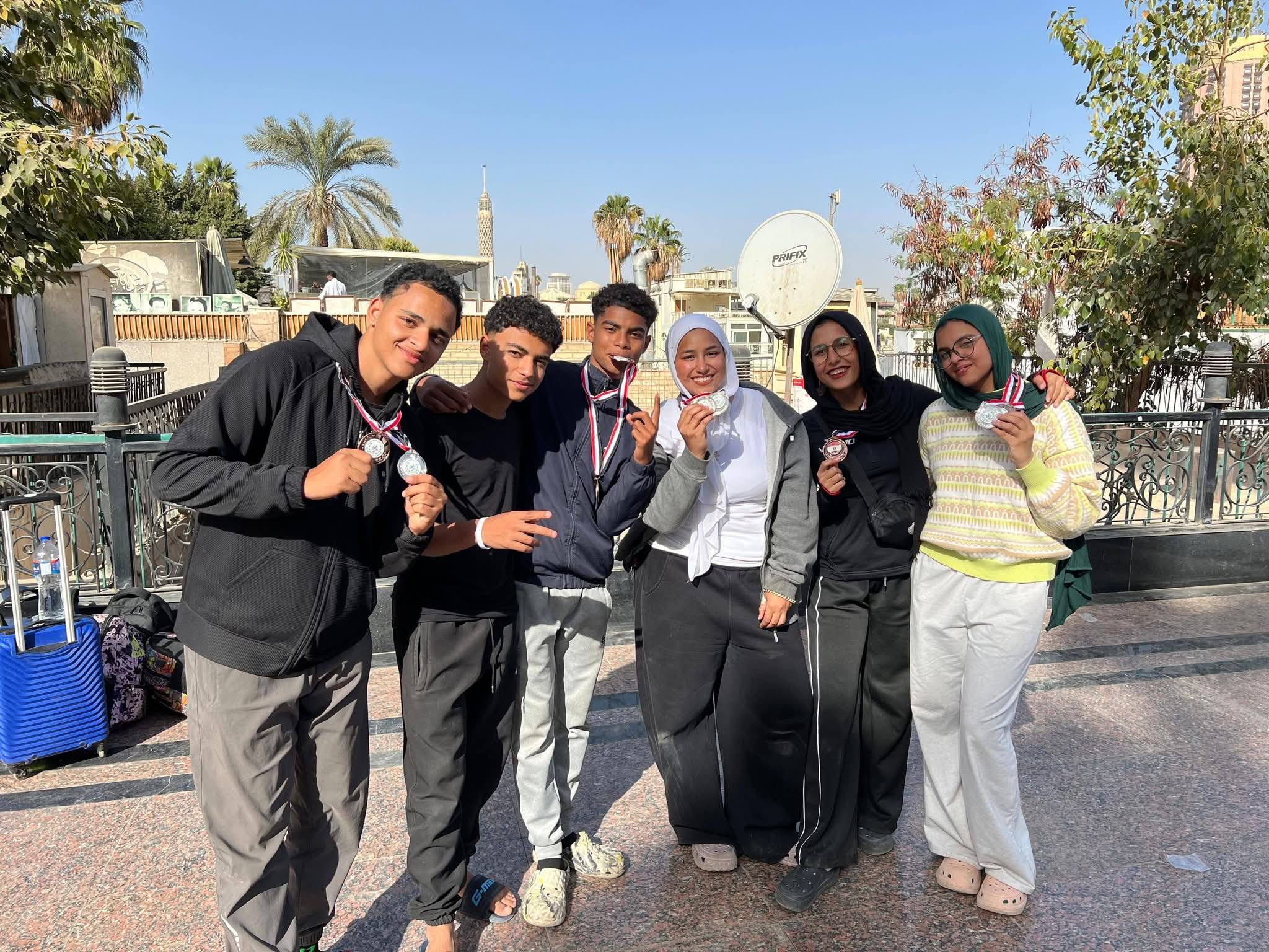 ميداليات لأبطال وبطلات الأقصر في بطوله كأس مصر للكانوي والكياك بالقاهرة