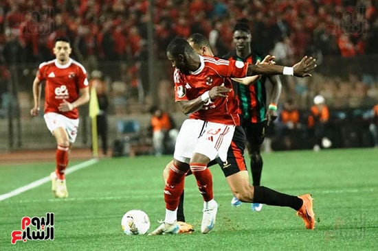 أليو ديانج خلال المباراة