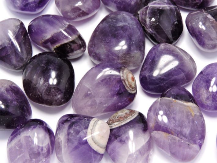 تعرف-على-حجر-الجمشت-البنفسجي