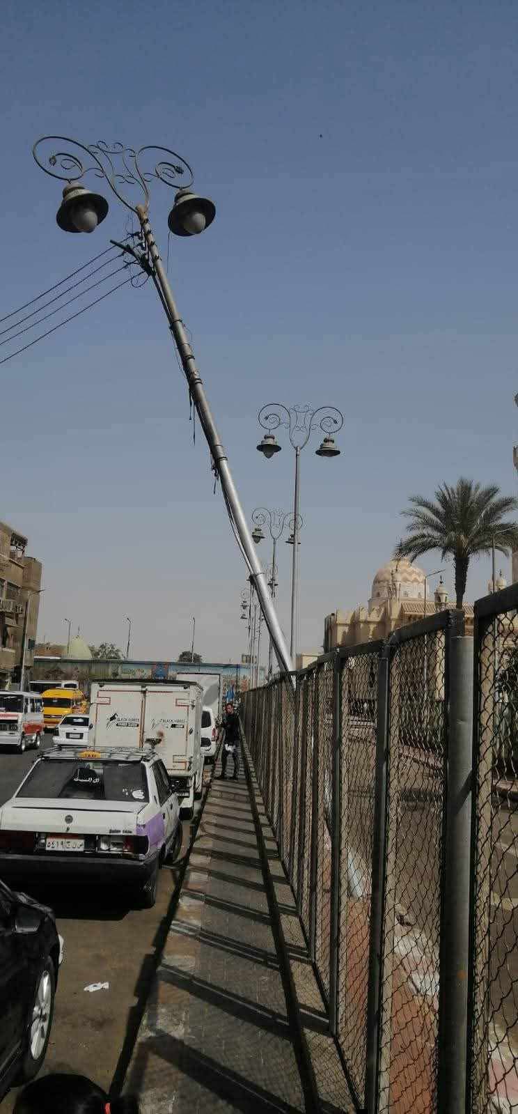 عمود الإنارة قبل الإصلاح