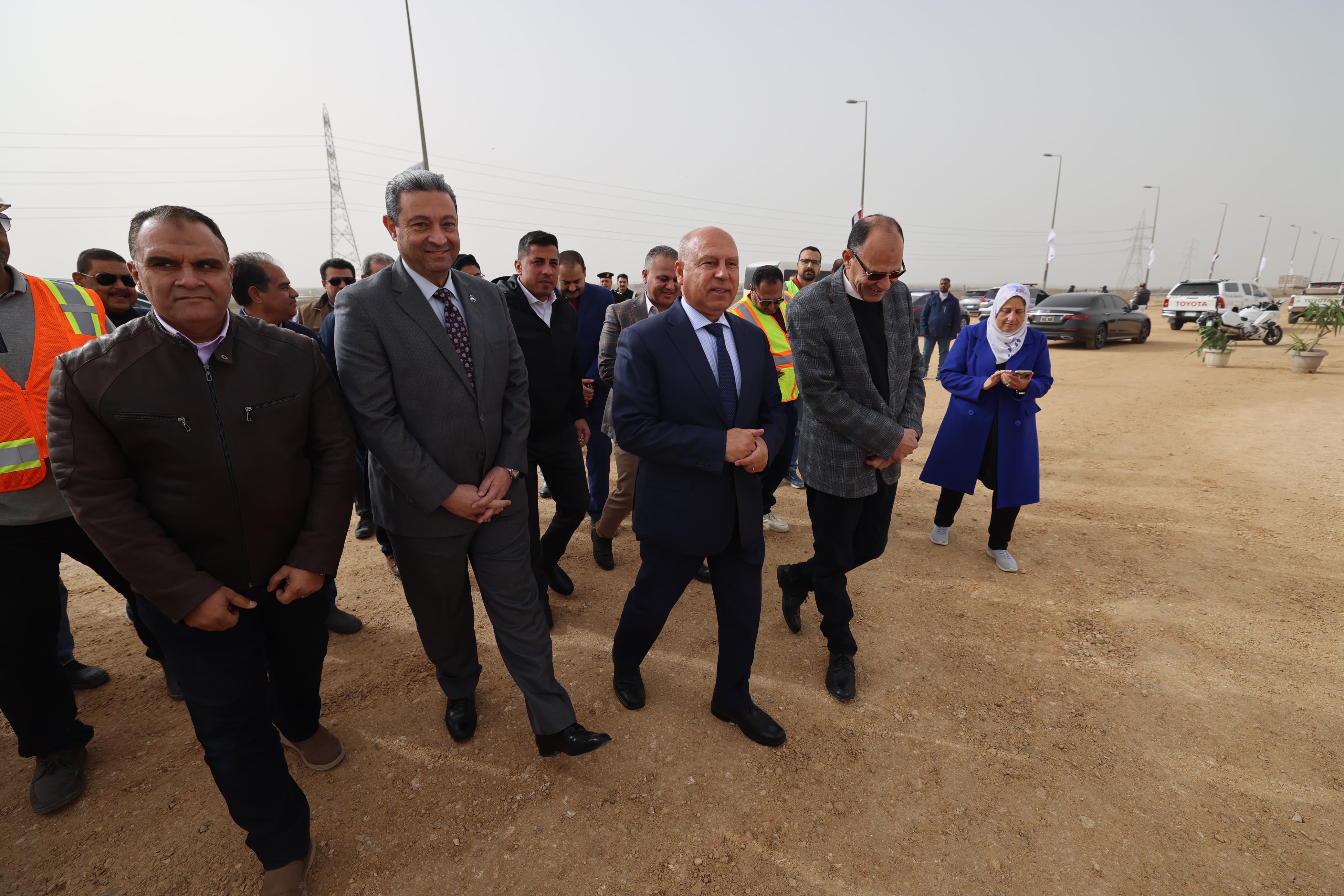 ​وزير النقل يتفقد مشروع تطوير الطريق الدولي الساحلي 