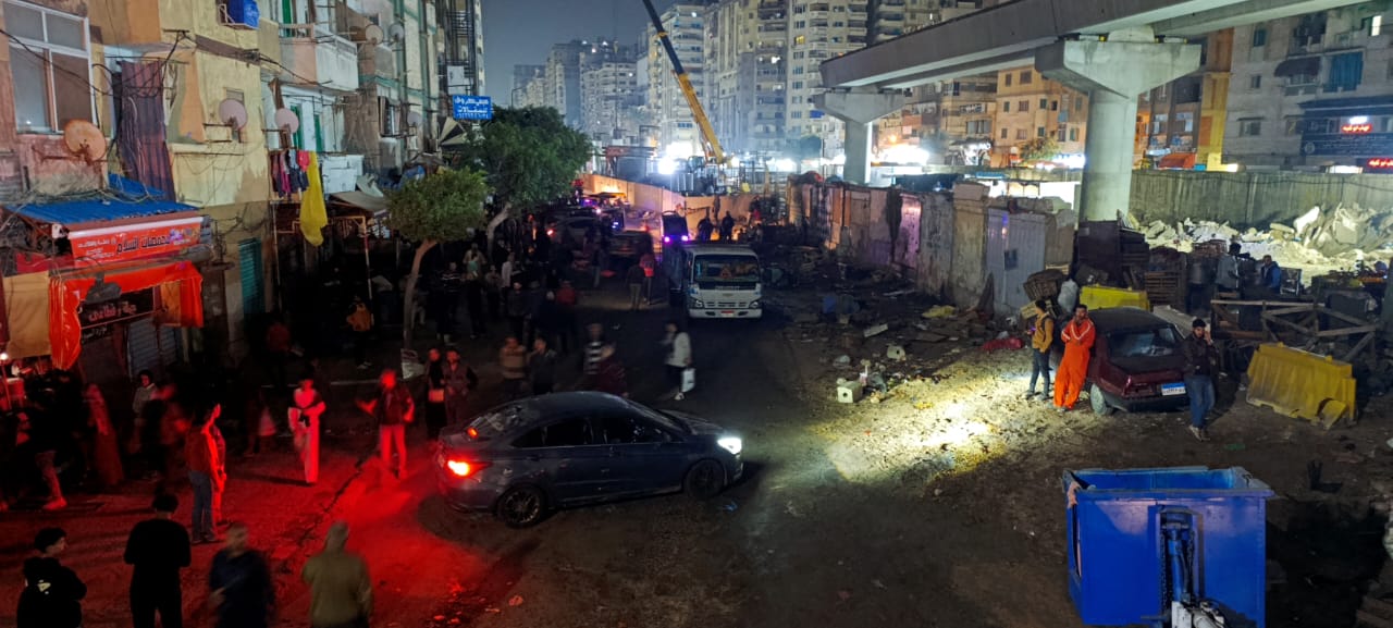 ازالة السوق بمحاذاة المترو ازالة السوق بمحاذاة المترو