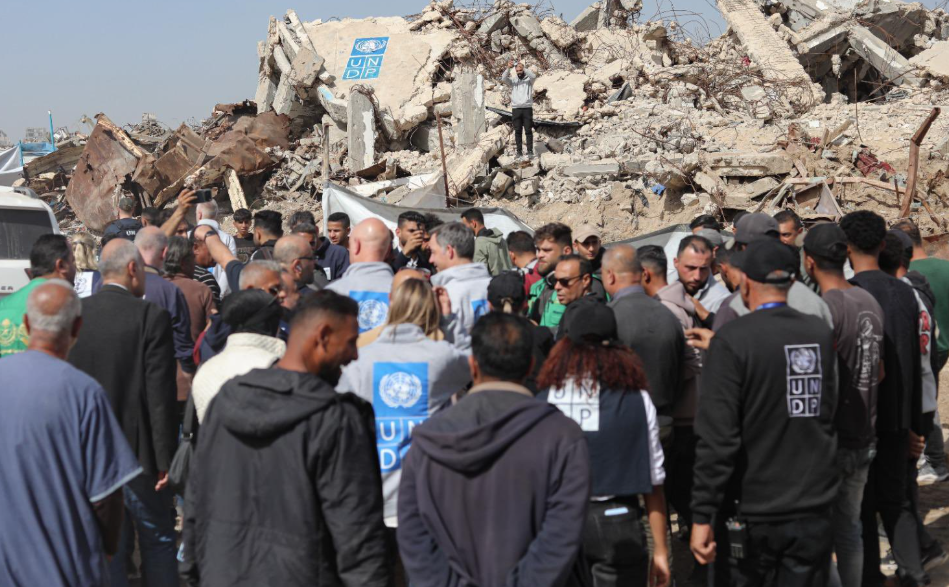 ألكسندر دي كرو حلال الزيارة