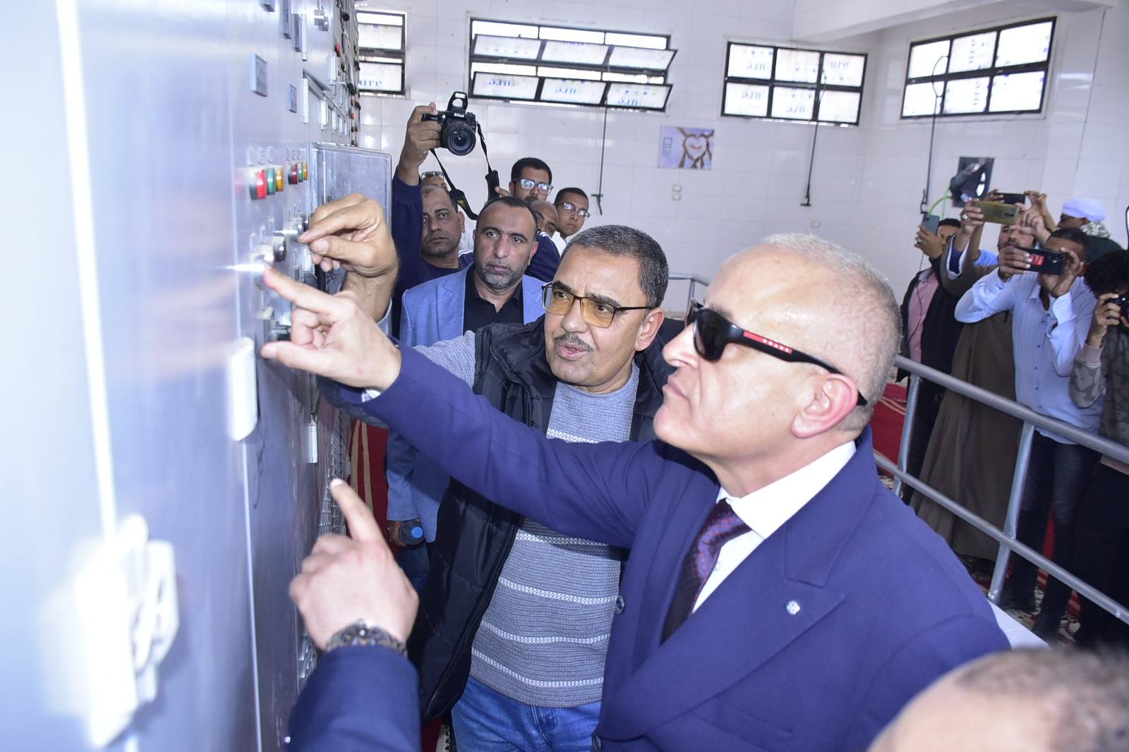 محافظ الأقصر يفتتح 9 محطات صرف صحي بمركز ومدينة إسنا محافظ الأقصر يفتتح 9 محطات صرف صحي بمركز ومدينة إسنا