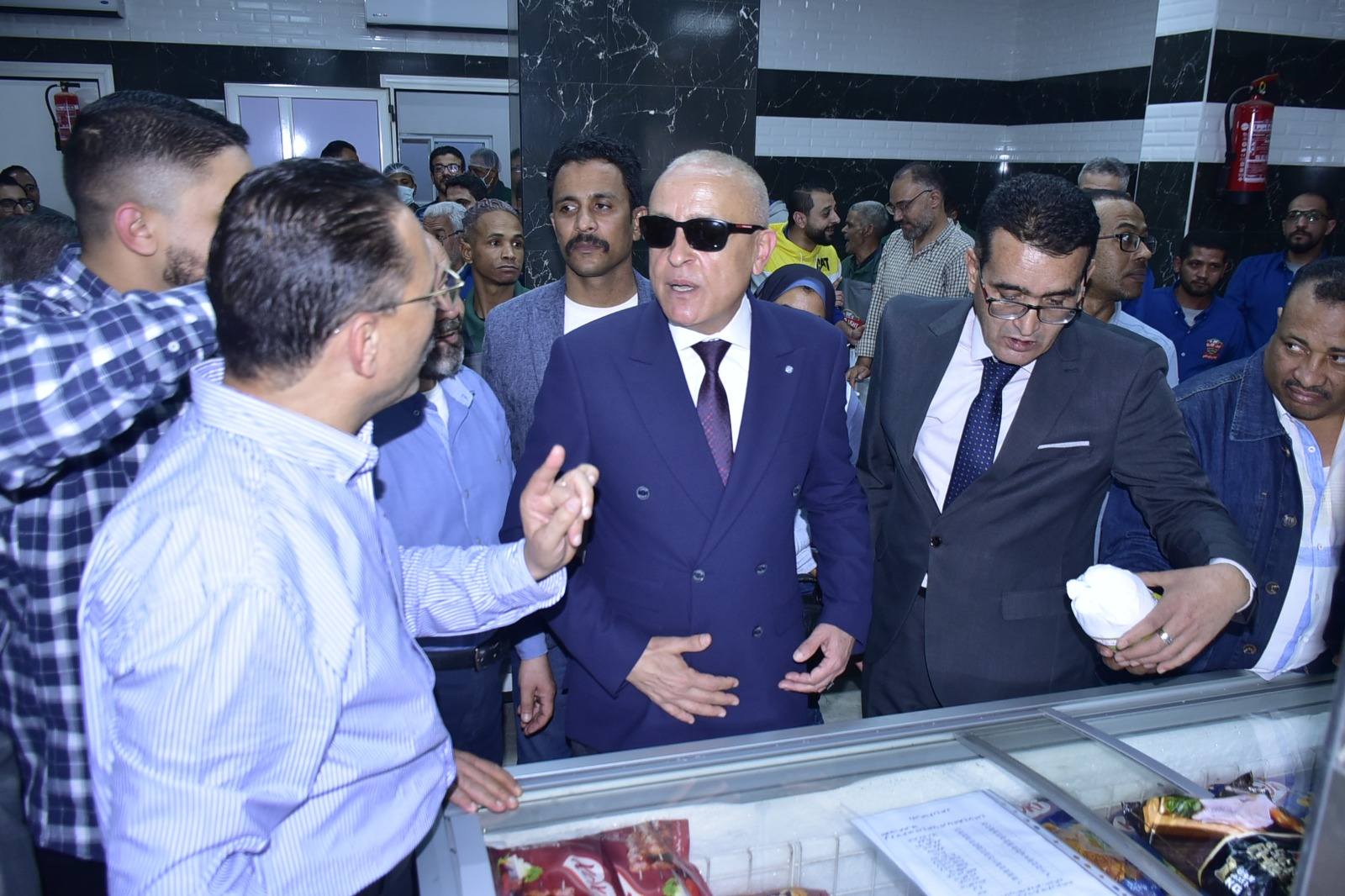 افتتاح معرض للسلع الغذائية استعدادًا لشهر رمضان بنسبة تخفيضات مميزة