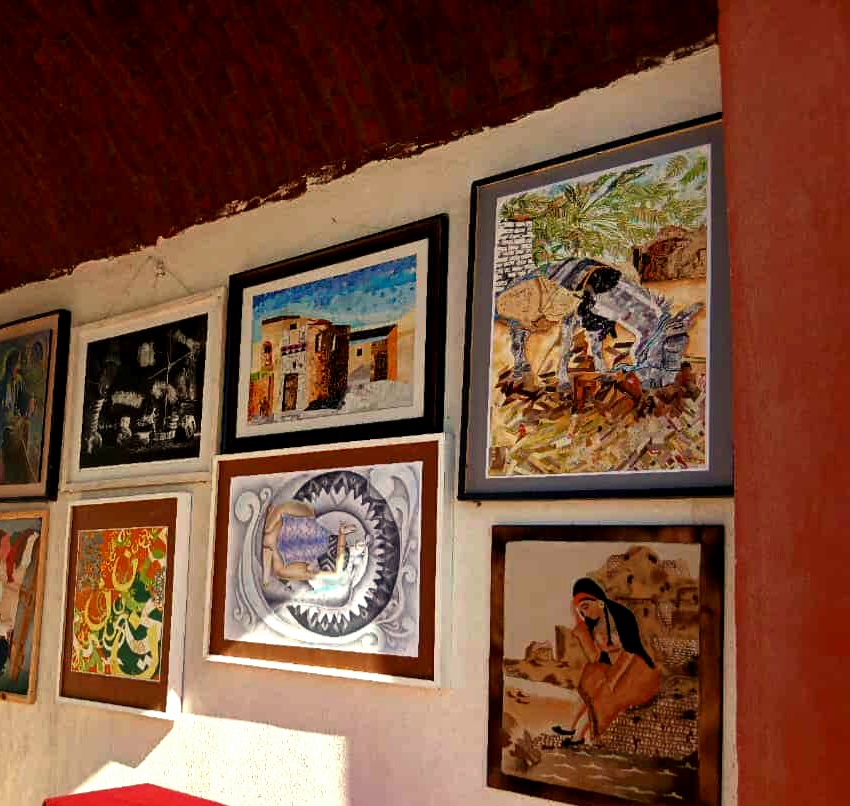 تحويل المخلفات والتراب إلى أيقونات فنية وديكورات إبداعية بالوادى الجديد (10)