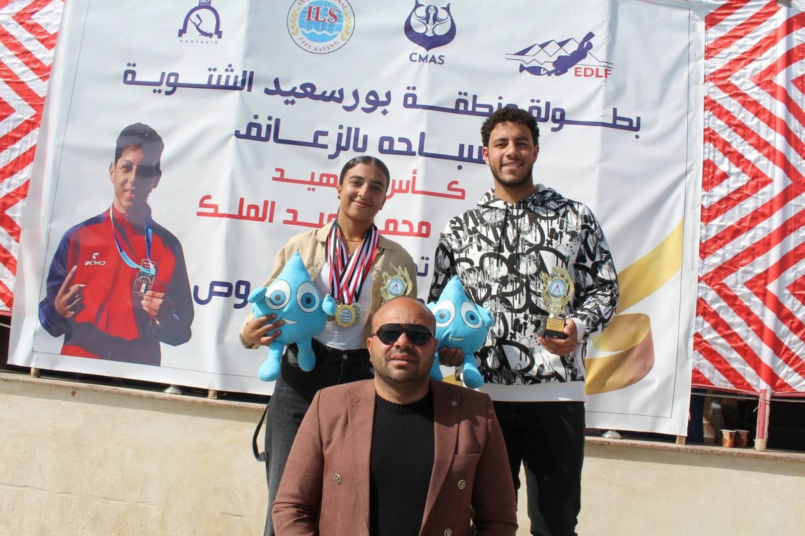 الفائزين بالمراكز الأولي الفائزين بالمراكز الأولي