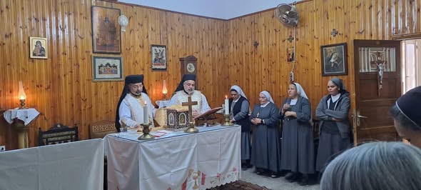 البطريرك الأنبا إبراهيم إسحق يلتقي راهبات إيبارشية طيبة 