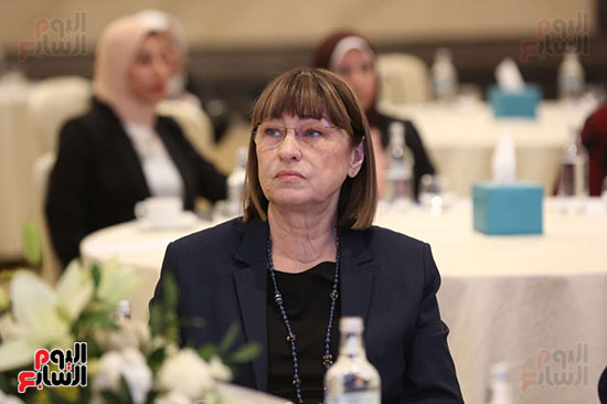 ممثلة الأمم المتحدة إلينا بانوفا ممثلة الأمم المتحدة إلينا بانوفا