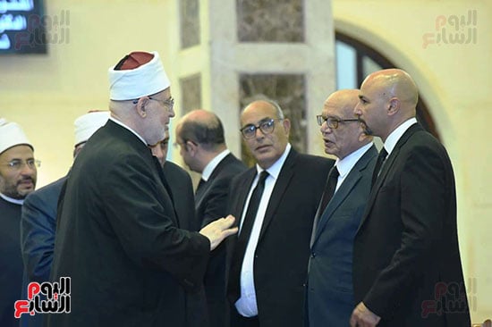 وفد من الأزهر سامح شكرى يؤدى واجب العزاء