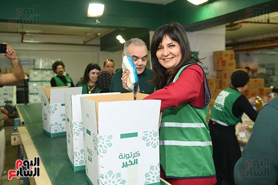 تعبئة كراتين رمضان (36)