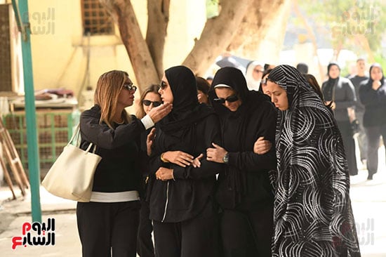 من تشييع جثمان والدة ريم مصطفى
