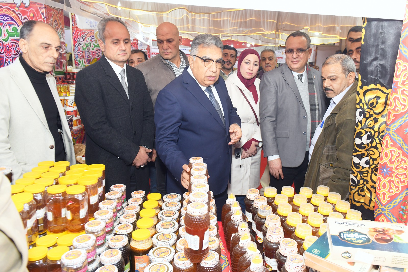 جانب من جولة محافظ الدقهلية اللواء طارق مرزوق (1)