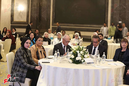 وزير الصحة مع السفير اليابان بالقاهرة وزير الصحة مع السفير اليابان بالقاهرة