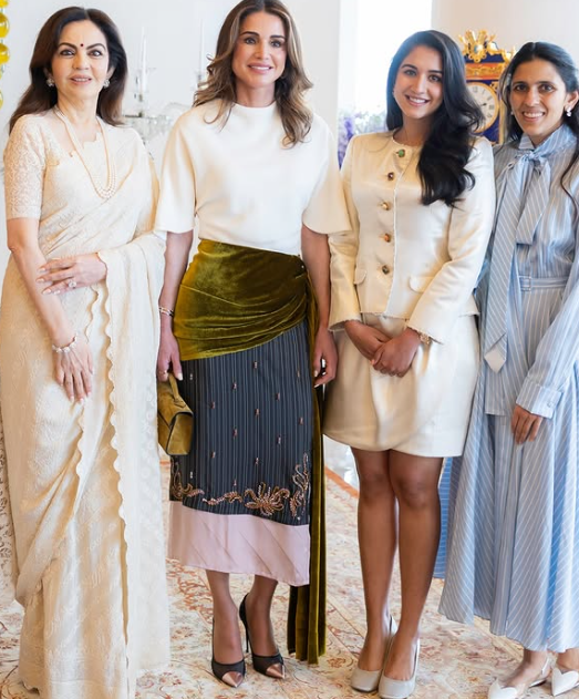 اطلالة الملكة