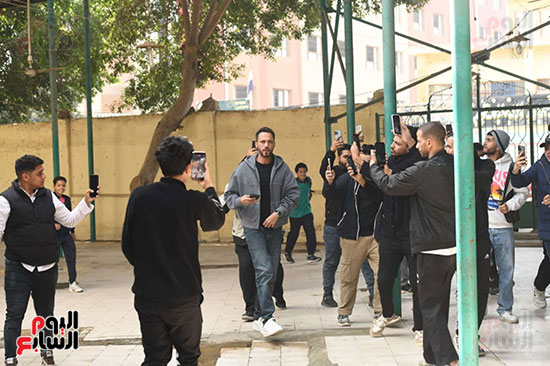 الفنان يوسف الشريف من جنازة والدة ريم مصطفى