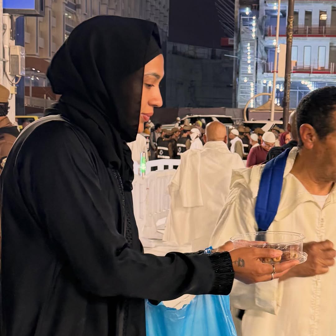 كاثلين سوزا في المسجد الحرام بمكة