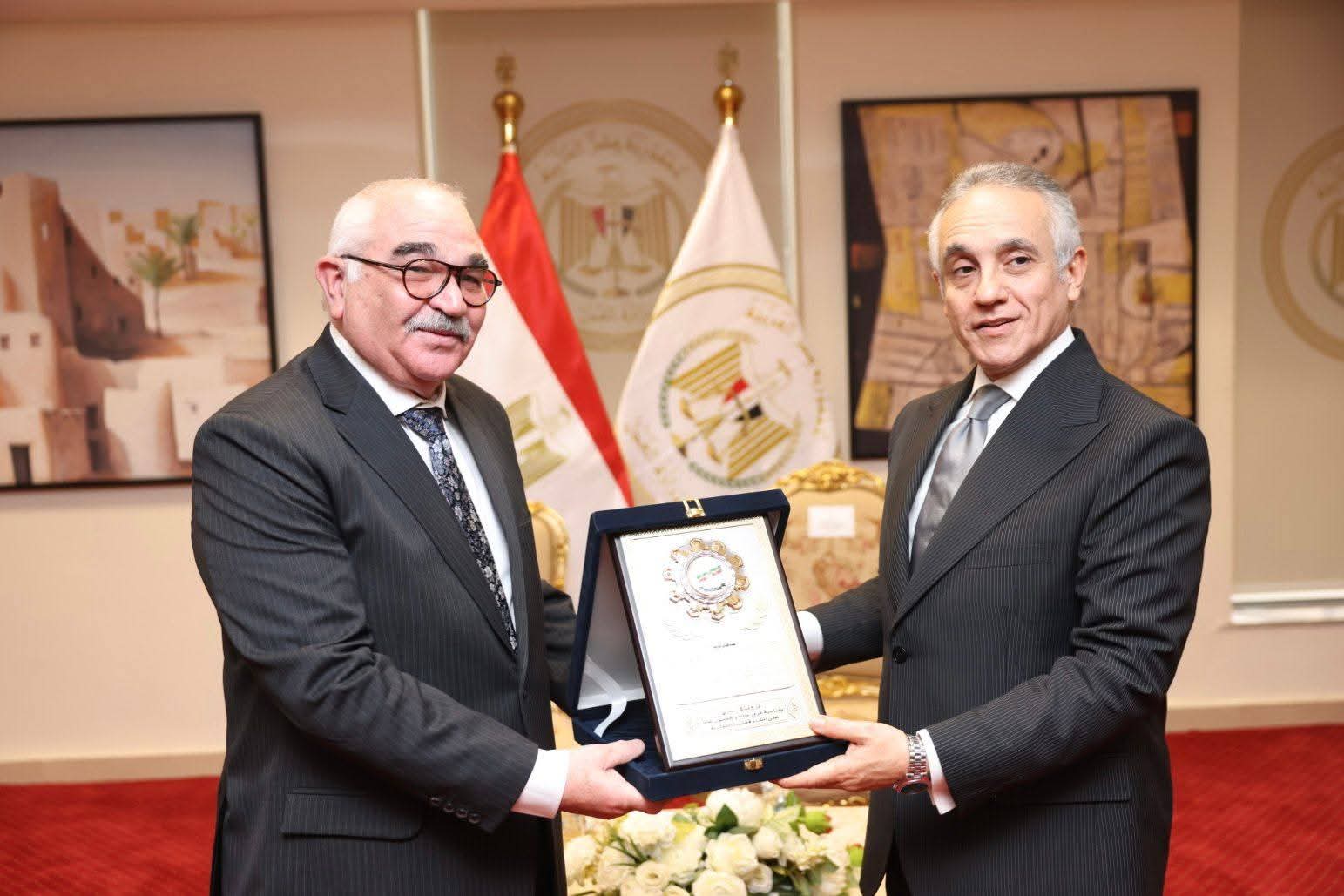 رئيس هيئة قضايا الدولة يهنئ المستشار محمود الشريف وزير العدل بتوليه منصبه الجديد (3)